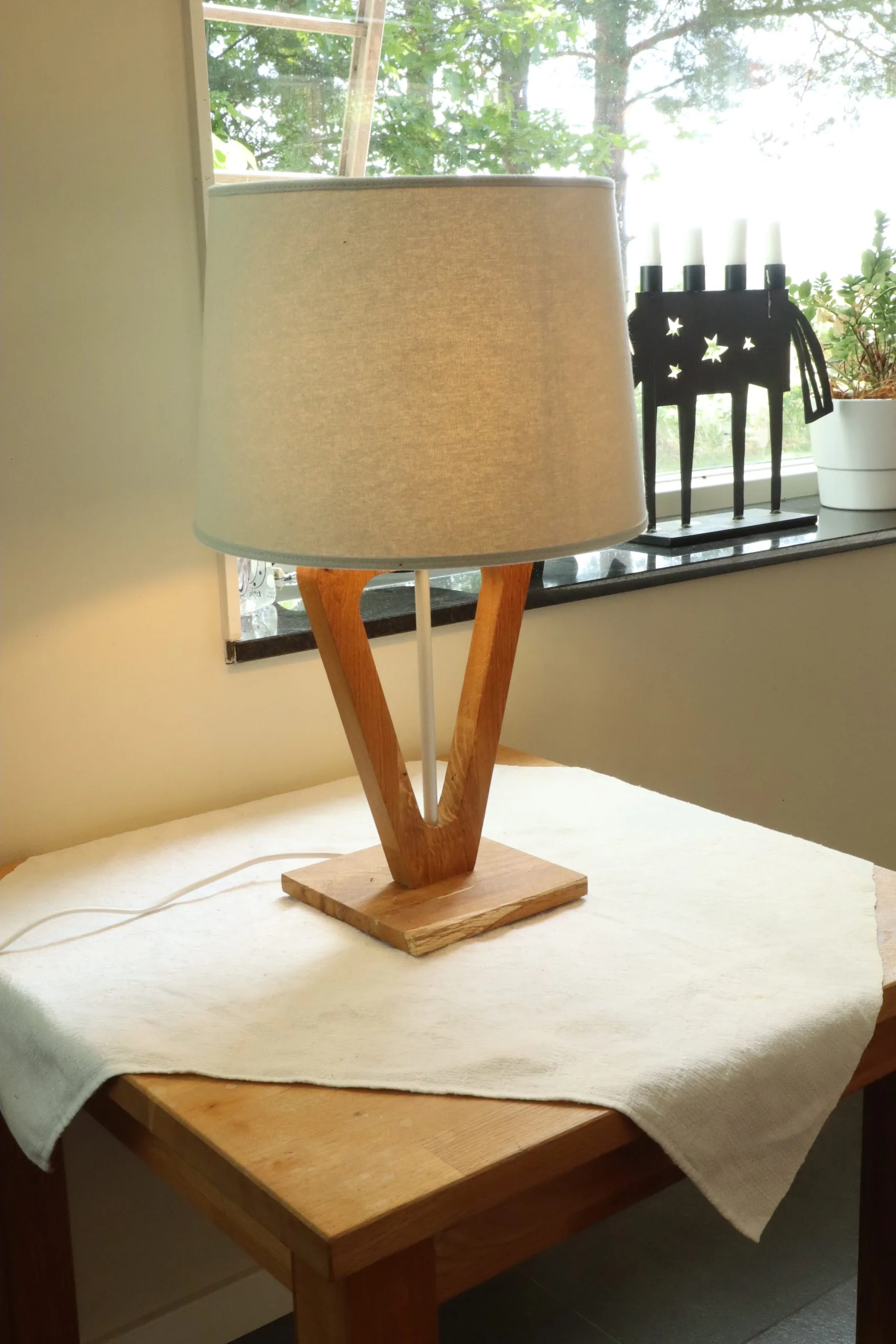 Lampa Holm, låg