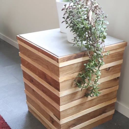Sidobord Ylva